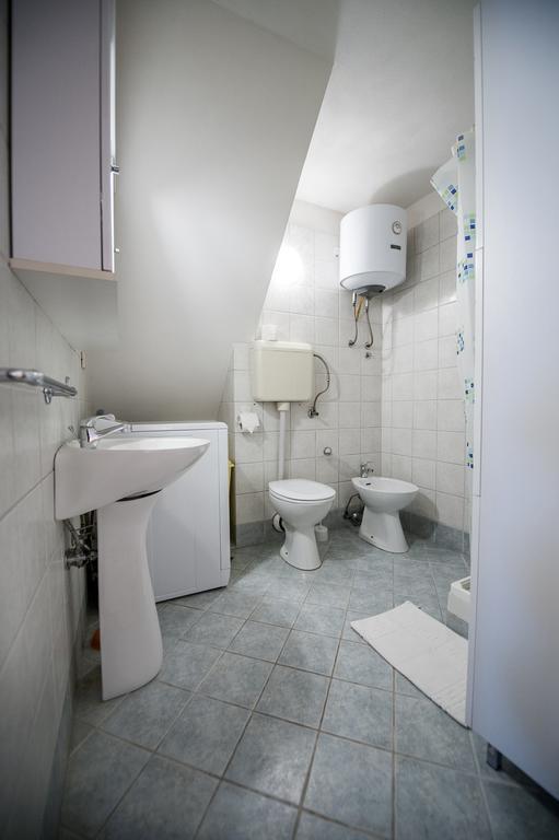 Apartment Marconi Rovigno Esterno foto