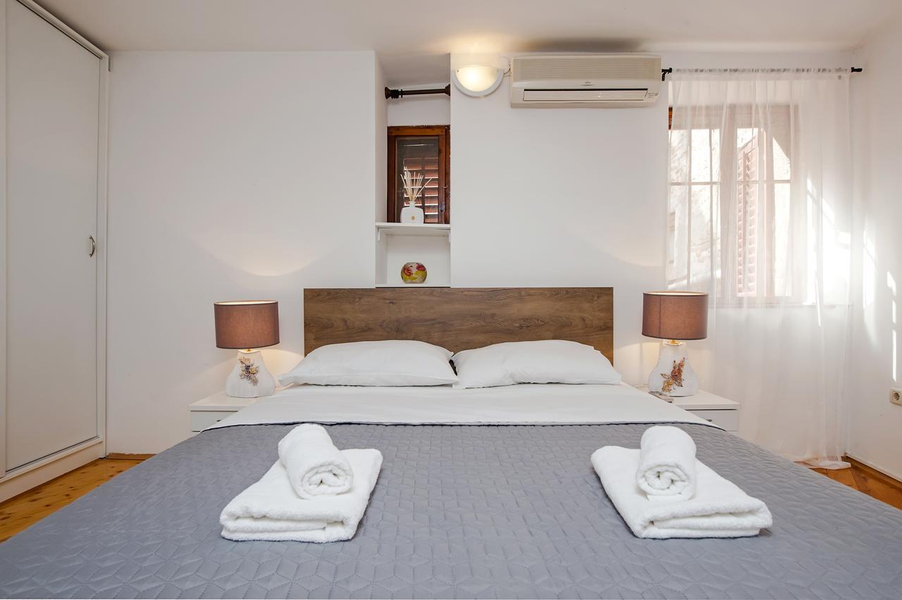 Apartment Marconi Rovigno Esterno foto
