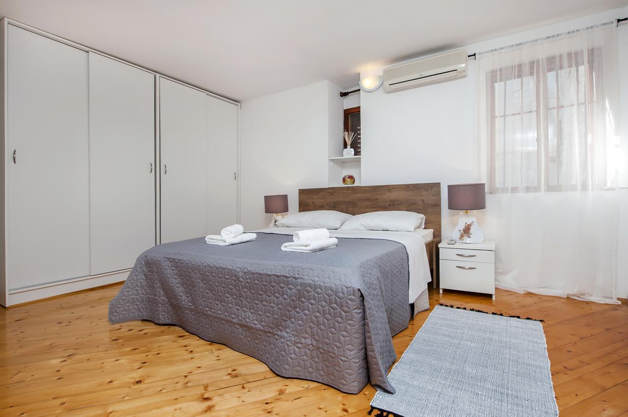 Apartment Marconi Rovigno Esterno foto